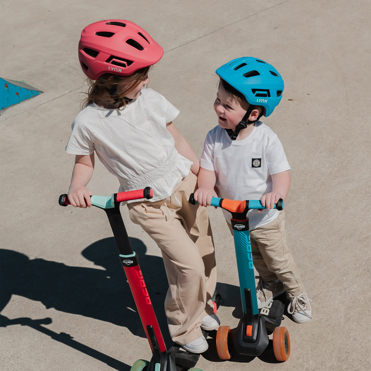 619011.BLU LYNX Casque de vélo Kidz (M) 52-56 cm