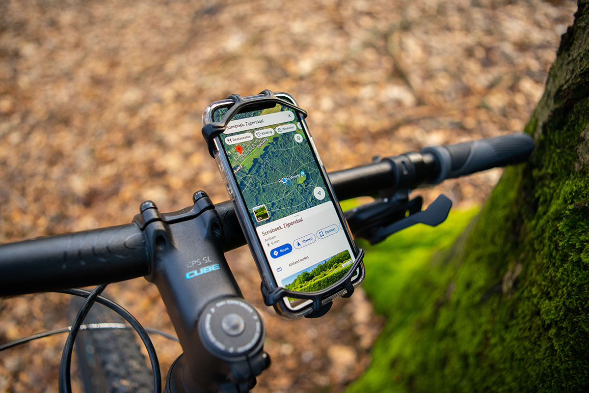 440761 LYNX Universal Phone Holder